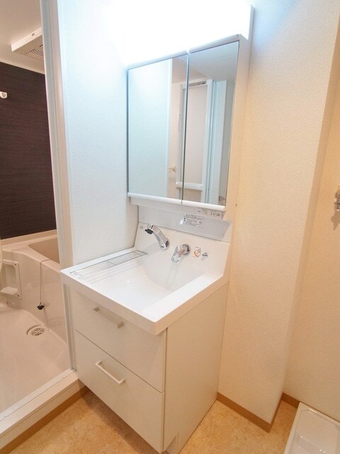 物件内観写真7　(♪朝・晩の強い味方、洗髪洗面化粧台♪)