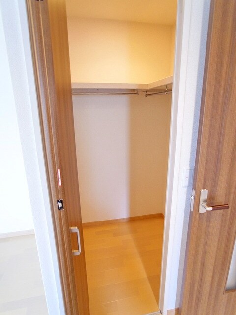 物件内観写真8　(♪たっぷり入る大きなウォークインクローゼット付き♪)