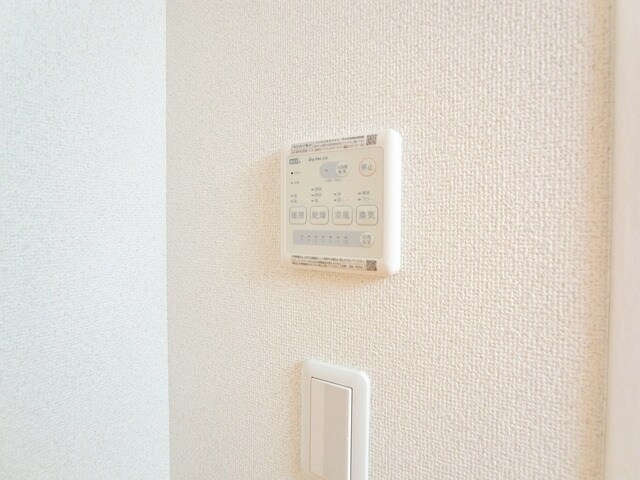 物件内観写真16　(♪梅雨時の強い意味方、浴室換気乾燥機付き♪)