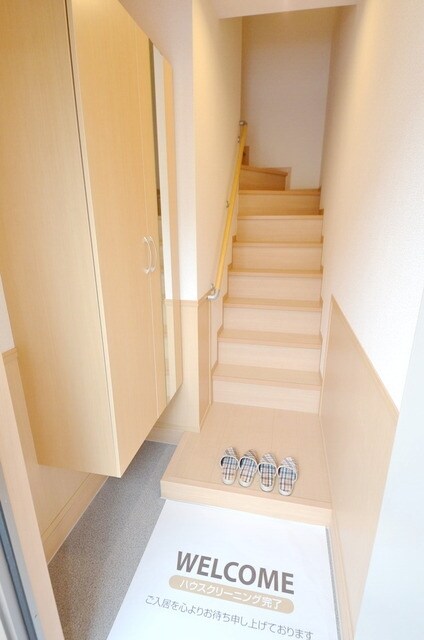 物件内観写真8　(☆広々玄関嬉しいな♪☆)