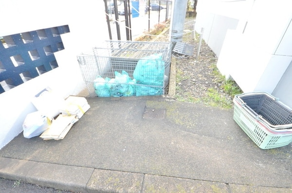 共有部分(ゴミ置き場)