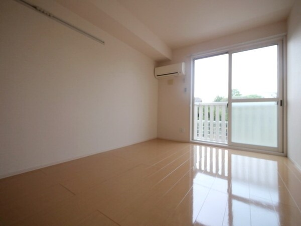 寝室(★明るい室内です★)