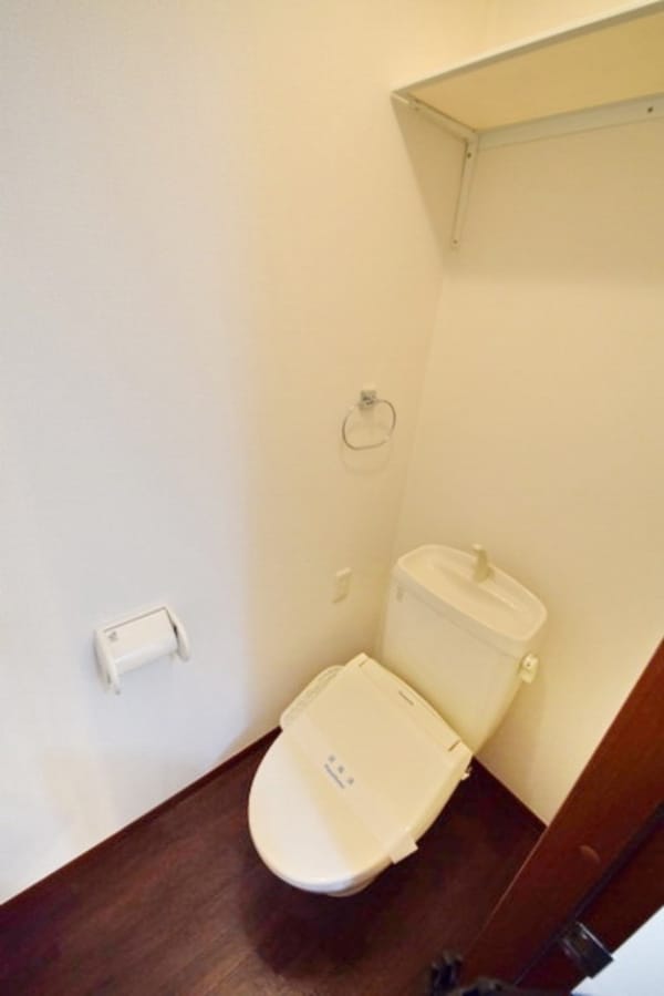 トイレ(温水洗浄便座トイレ)