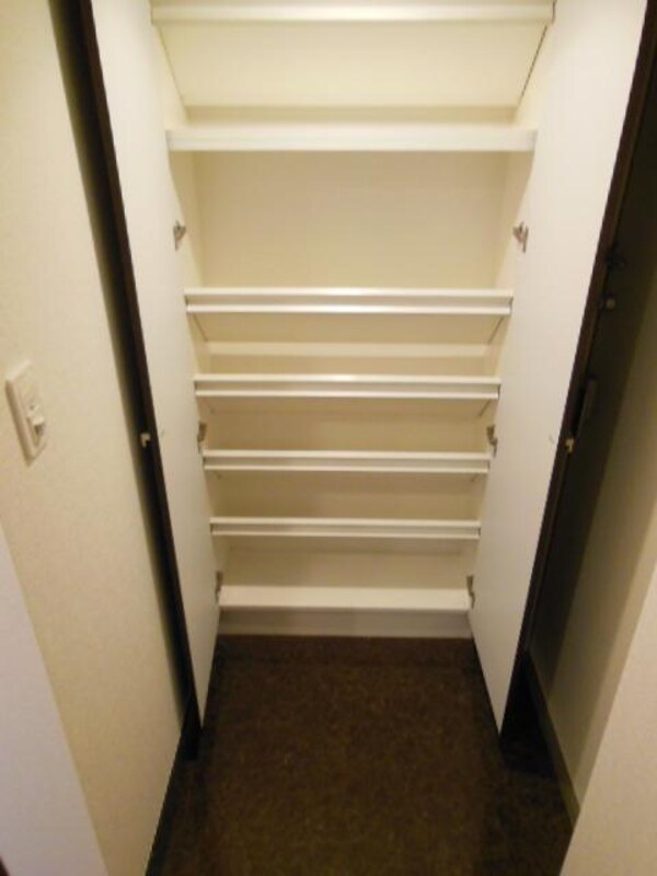 収納(♪シューズＢＯＸ付きです♪)