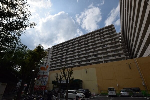 外観(駅前分譲マンション)