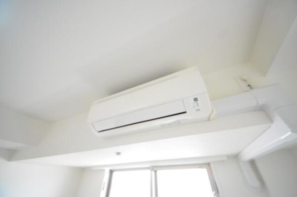 設備(☆暑い日も寒い日もこの１台ですね☆)