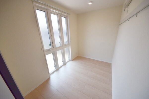 寝室(★お部屋探しは株式会社タウンハウジング東京まで★)