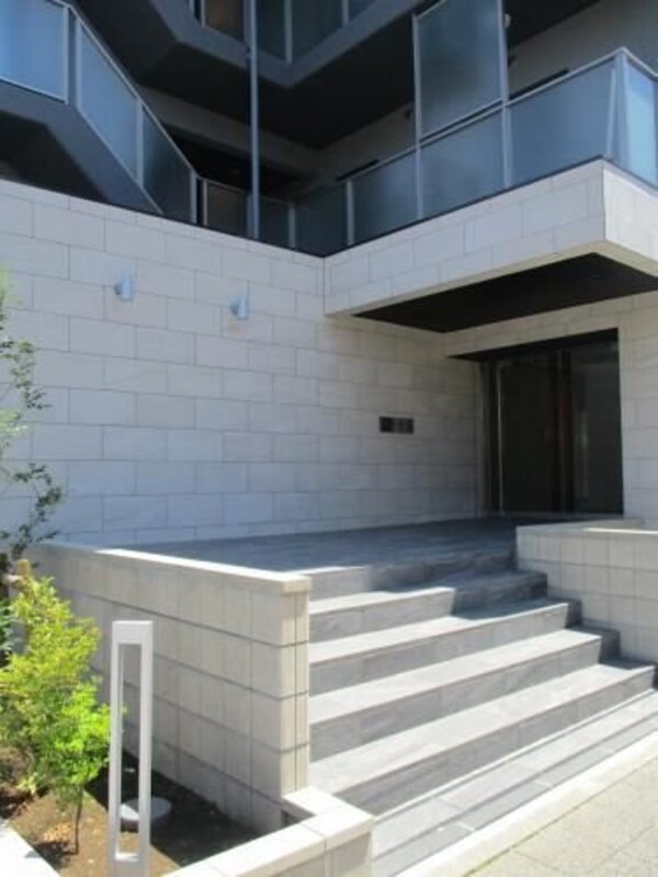 エントランス(★お部屋探しは株式会社タウンハウジング東京まで★)