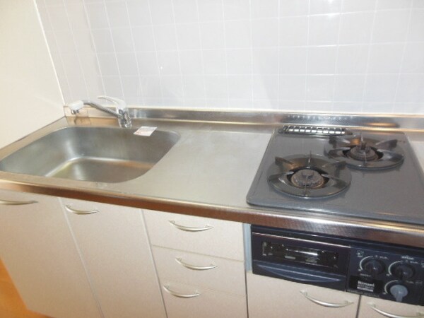 キッチン(★ガス2口システムキッチンです★)