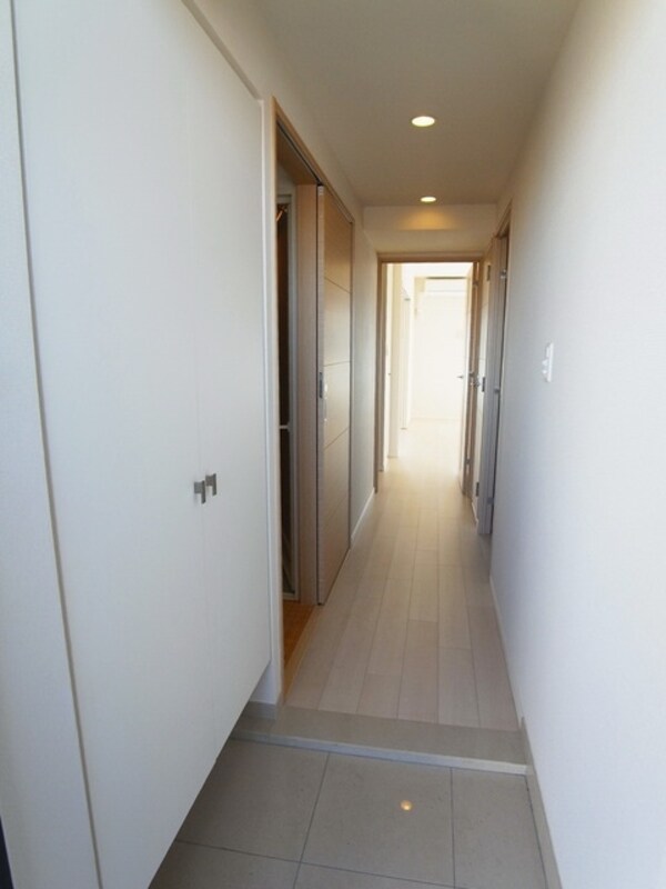 玄関(☆色味の違うタイプもあります☆)