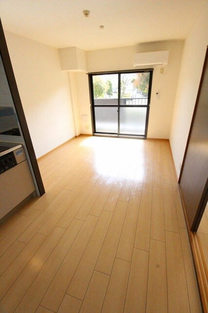 物件内観写真2　(★明るいＬＤＫ★)