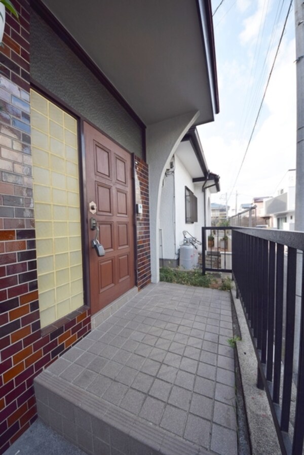 エントランス(★広々とした玄関ですね★)