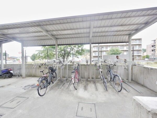共有部分(★敷地内屋根付駐輪場です★)