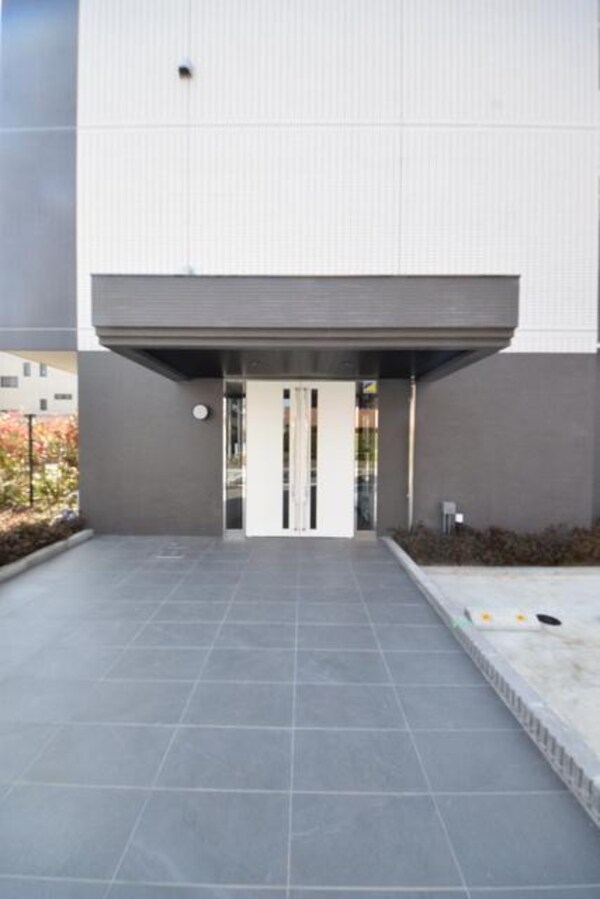 エントランス(☆内見のご予約はタウンハウジング八王子店まで☆)