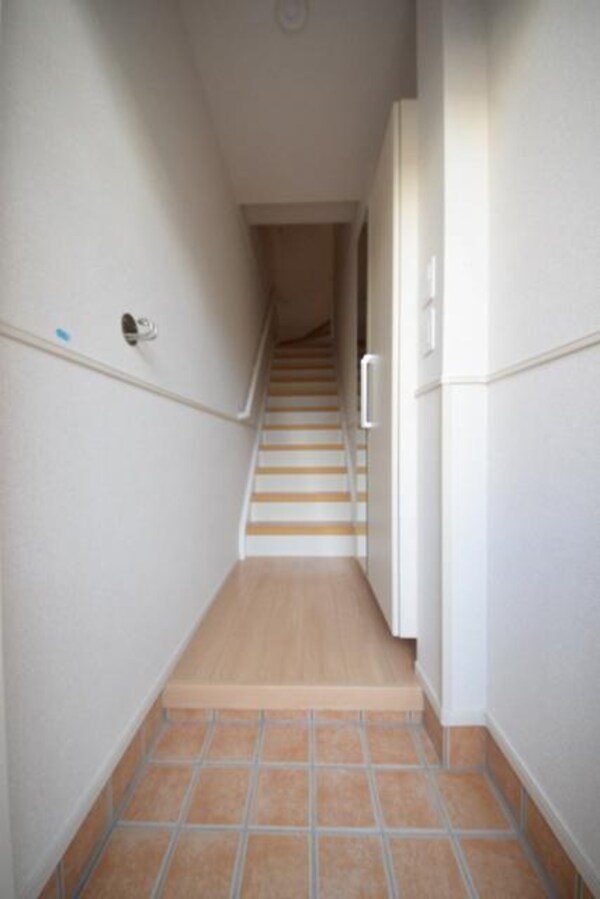 玄関(☆内見のご予約はタウンハウジング八王子店まで☆)