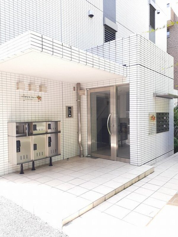 エントランス(♪ご来店お待ちしております♪)