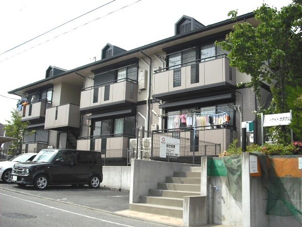 外観(♪住まいはリバーサイド！川沿いリバーサイド！♪)