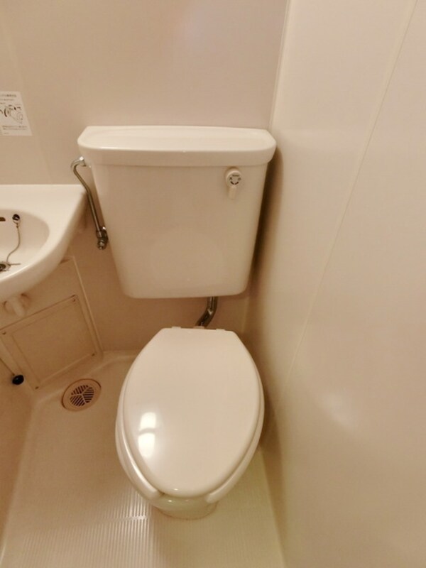 トイレ(☆ユニットバスタイプなのでお掃除楽々☆)