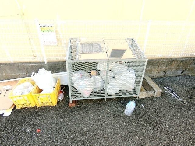物件内観写真23　(?ゴミ置き場☆)