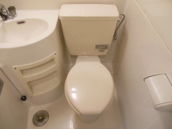 トイレ(★実は掃除のしやすいユニットバス★)