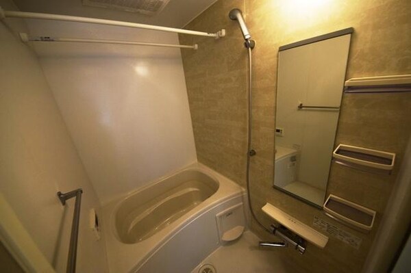 バス／シャワールーム等(★一日の疲れを洗い流してくれるバスルームです！★)