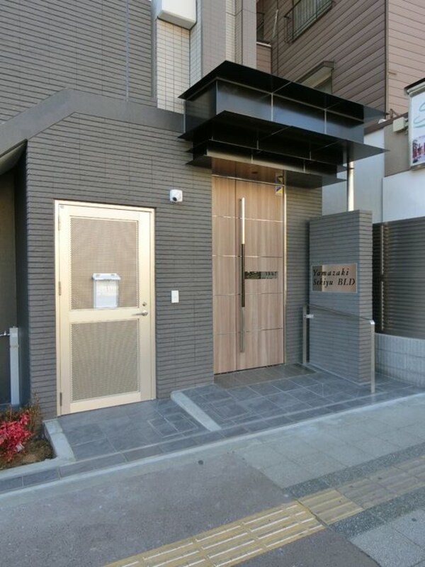 エントランス(★お部屋探しは株式会社タウンハウジング東京まで★)