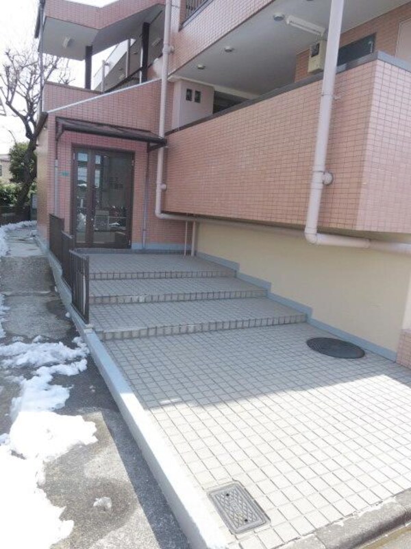エントランス(★エントランスも綺麗に整備されていますね★)
