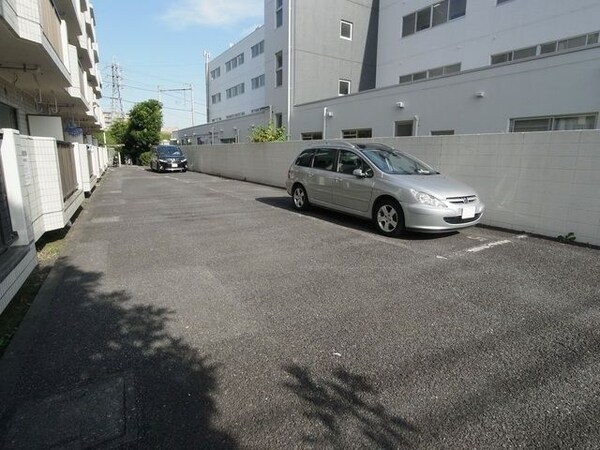 駐車場(♪敷地内駐車場♪)