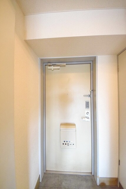 物件内観写真9　(玄関)