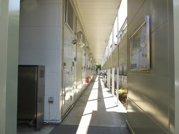 エントランス(設備・仕様は号室により異なる為、現況を優先致します。)