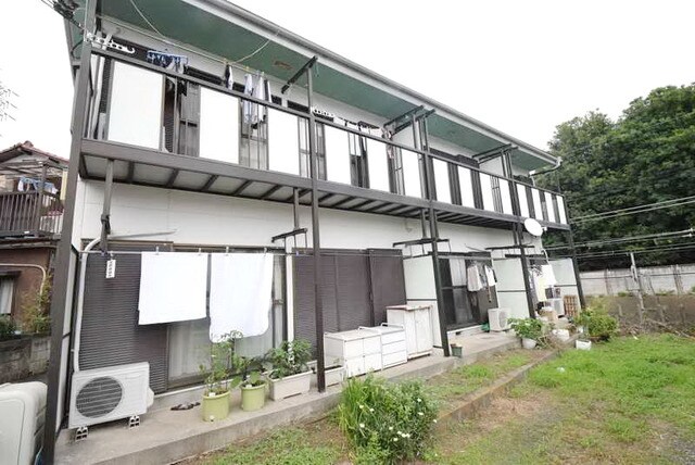 物件外観写真1　(外観・共用部分)