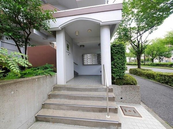 エントランス(★お部屋探しは、タウンハウジング多摩センター店へ★)