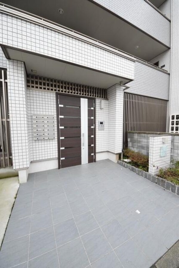 エントランス(★お部屋探しは株式会社タウンハウジング東京まで★)