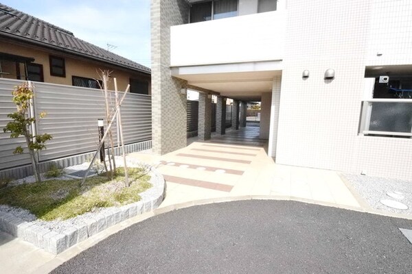 エントランス(外観・共用部分)
