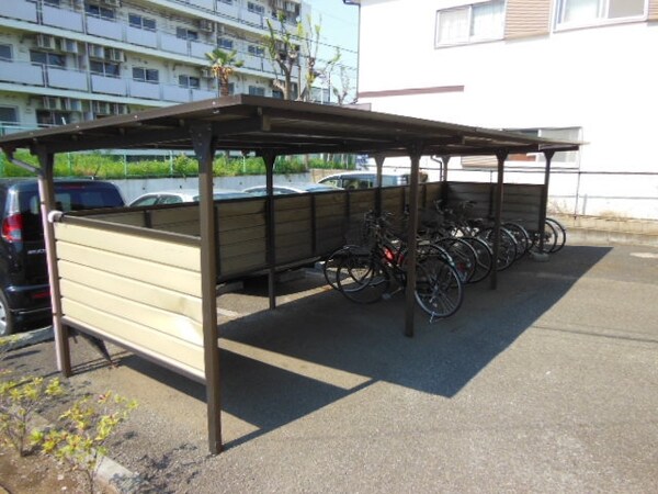 共有部分(♪屋根付き駐輪場♪)