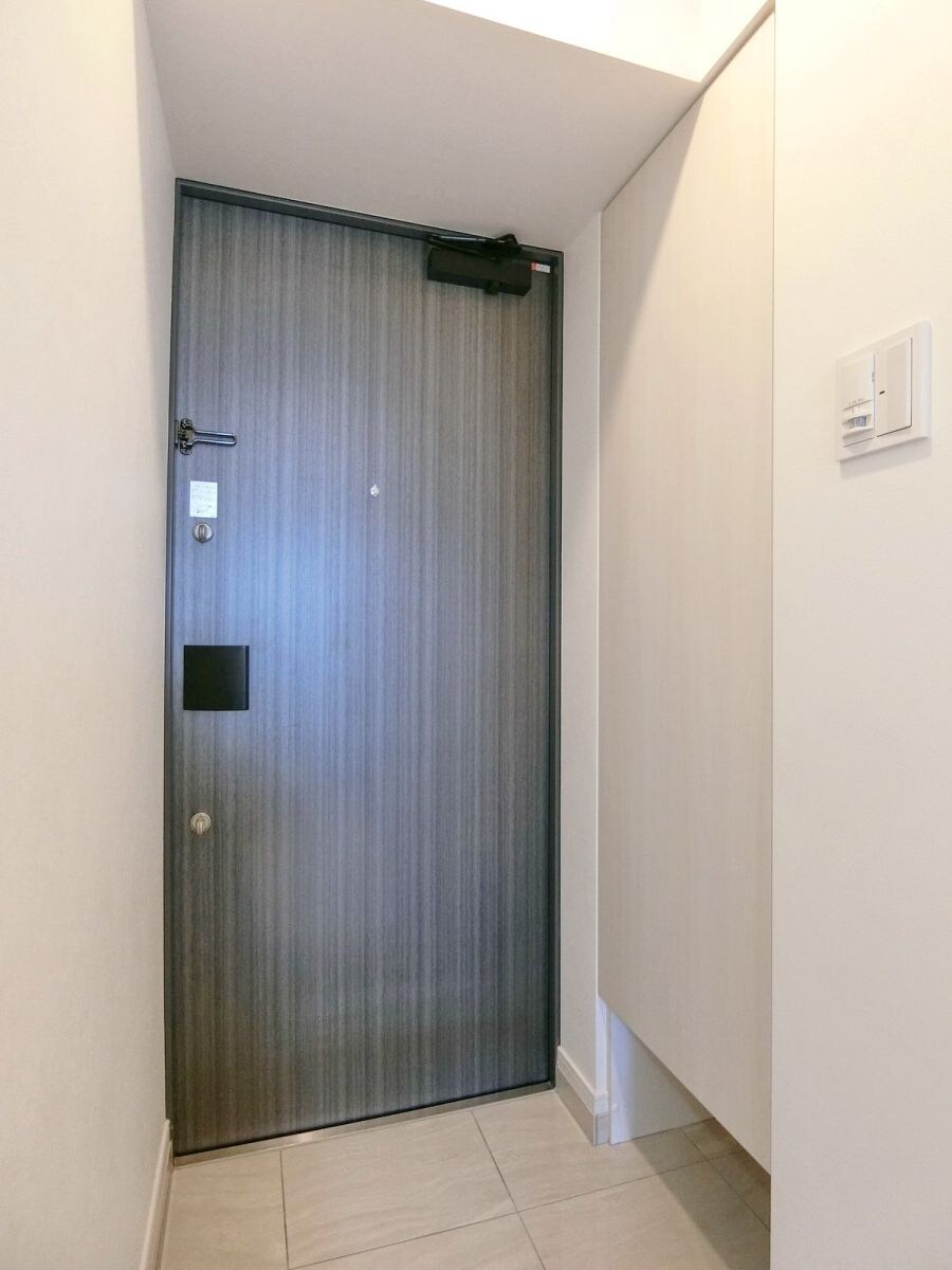 物件内観写真11　(玄関)