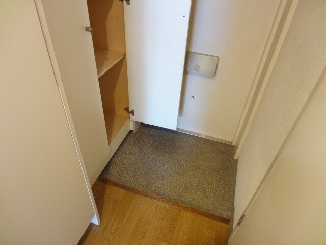 玄関(♪今日も一日頑張ろう！♪)