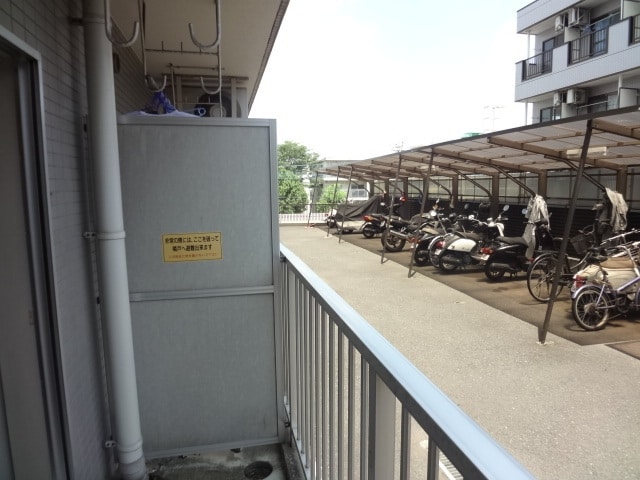 バルコニー(♪お布団を難なく干せるバルコニー付き♪)