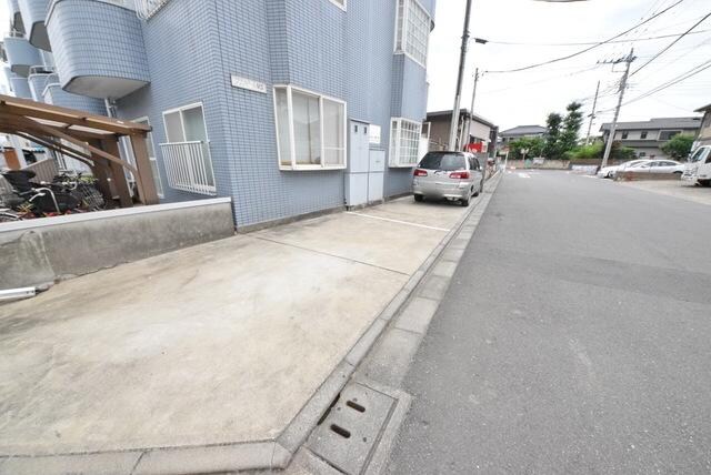 物件内観写真7　(♪敷地内駐車場があります♪)