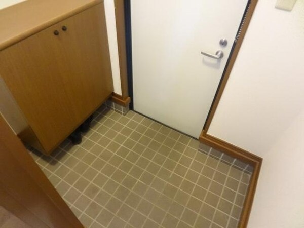 玄関(☆下駄箱付き玄関ホール☆)