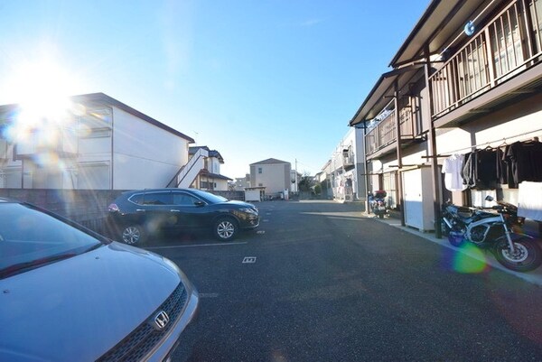 駐車場(～敷地内駐車場もゆったり確保～)