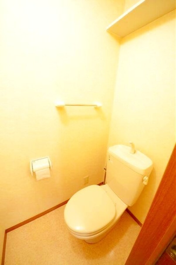 トイレ(トイレ広め)