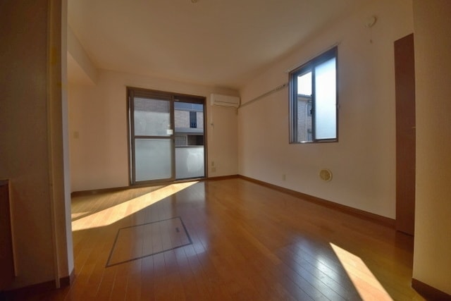 物件内観写真12　(★2面採光の明るいお部屋★)