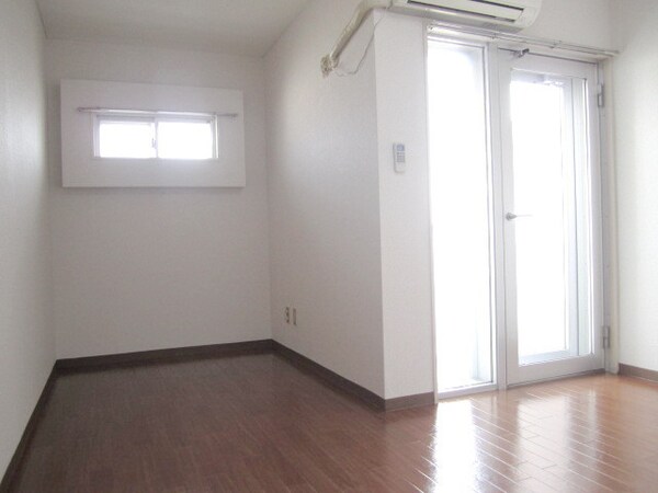 リビング・居室(日当り良好)