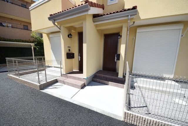 物件内観写真12　(★玄関前スペースです★)