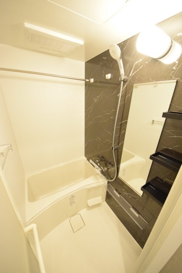 バス／シャワールーム等(同建物・同間取りの別のお部屋のイメージです。)