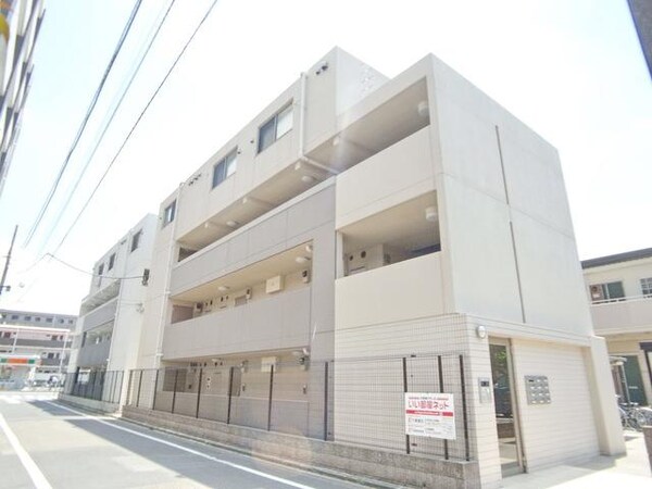 外観(♪大きい通りに面した物件♪)