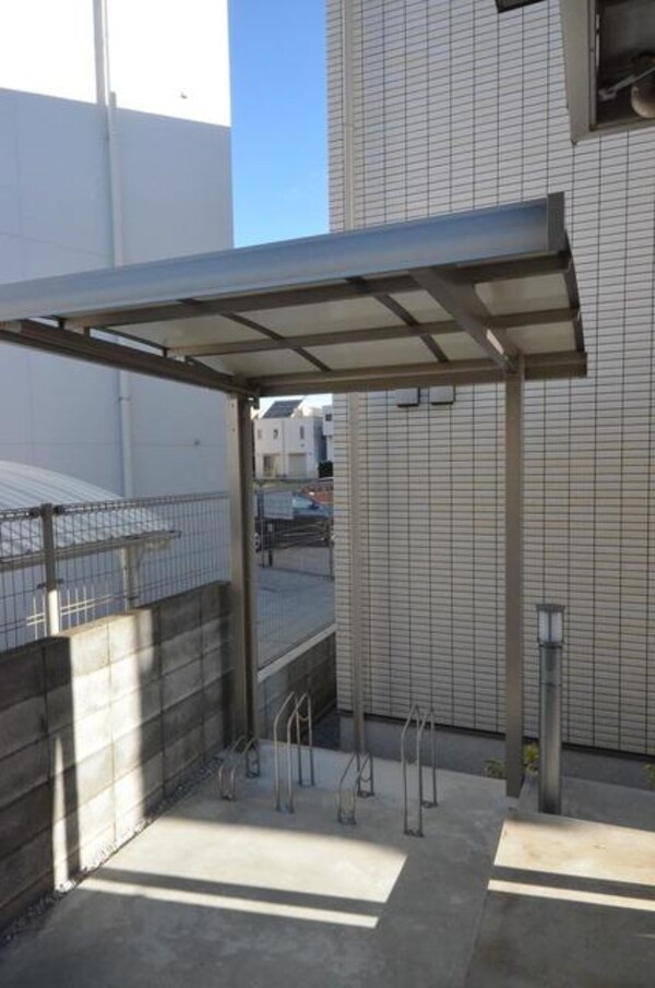 共有部分(♪屋根付駐輪場♪)