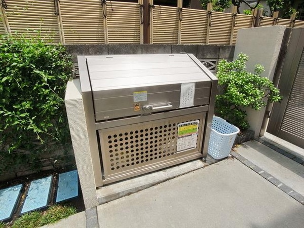 共有部分(♪ゴミ出しはルールとマナーを守りましょう！♪)