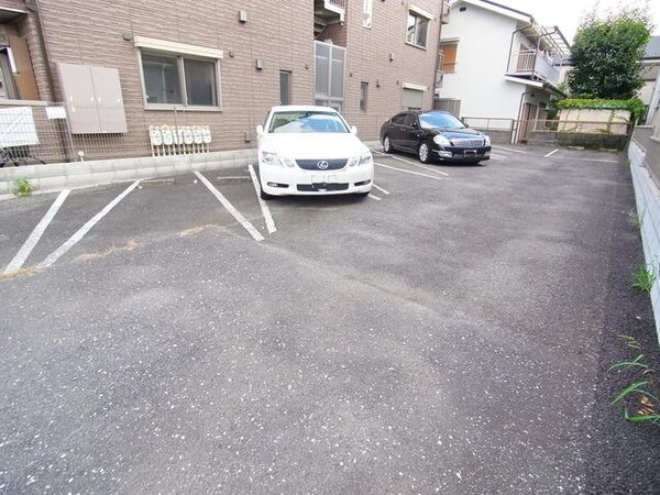 駐車場(♪敷地内駐車場♪)